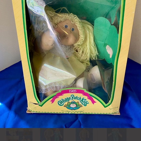 Cabbage Patch Kids Doll 1985 with Yellow Dress, box and birth certificate